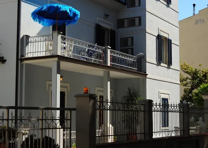 Marina Azzurra Vistamare - Hituscany Aparthotel 3*